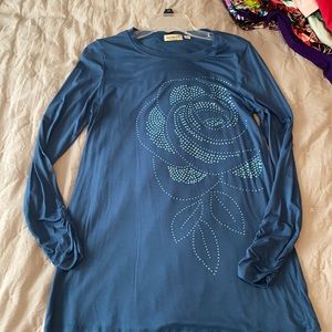 Blue long sleeve tunic with beaded flower